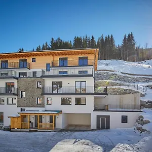 Wiesl Aparthotel Saalbach
